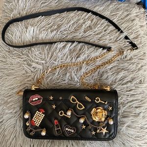 Trendy crossbody wallet purse with charms! 💄🫦